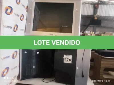 LOTE 176 - 03 TV’S TUBO MARCAS E MODELOS DIVERSOS. (NO ESTADO) ATENÇÃO! FAZER A VISITAÇÃO ANTES DE ARREMATAR, NÃO SABEMOS SE FUNCIONA. LEILÃO NÃO TEM GARANTIA E NEM DEVOLUÇÃO, SUJEITO A POSSÍVEIS AVARIAS VISÍVEIS/OCULTAS E/OU AUSÊNCIA DE COMPONENTES.