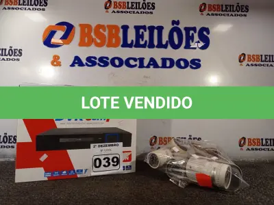 LOTE 039 - 01 DVR E 03 CÂMERAS DE SEGURANÇA. (NO ESTADO) ATENÇÃO! FAZER A VISITAÇÃO ANTES DE ARREMATAR, NÃO SABEMOS SE FUNCIONA. LEILÃO NÃO TEM GARANTIA E NEM DEVOLUÇÃO, SUJEITO A POSSÍVEIS AVARIAS VISÍVEIS/OCULTAS E/OU AUSÊNCIA DE COMPONENTES.