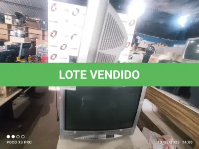 LOTE 176 - 03 TV’S TUBO MARCAS E MODELOS DIVERSOS. (NO ESTADO) ATENÇÃO! FAZER A VISITAÇÃO ANTES DE ARREMATAR, NÃO SABEMOS SE FUNCIONA. LEILÃO NÃO TEM GARANTIA E NEM DEVOLUÇÃO, SUJEITO A POSSÍVEIS AVARIAS VISÍVEIS/OCULTAS E/OU AUSÊNCIA DE COMPONENTES.