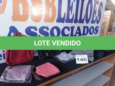 LOTE 146 - 34 - BOLSAS E MOCHILAS, CARTEIRAS DIVERSAS  (APROXIMADAMENTE)(NO ESTADO, NÃO SABEMOS SE FUNCIONA. LEILÃO NÃO TEM GARANTIA E NEM DEVOLUÇÃO, SUJEITO A POSSÍVEIS AVARIAS VISÍVEIS/OCULTAS E/OU AUSÊNCIA DE COMPONENTES)