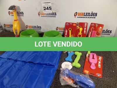 LOTE 245 - 01 KIT DE ACESSÓRIOS PARA PET’S. (NO ESTADO) ATENÇÃO! FAZER A VISITAÇÃO ANTES DE ARREMATAR, NÃO SABEMOS SE FUNCIONA. LEILÃO NÃO TEM GARANTIA E NEM DEVOLUÇÃO, SUJEITO A POSSÍVEIS AVARIAS VISÍVEIS/OCULTAS E/OU AUSÊNCIA DE COMPONENTES.