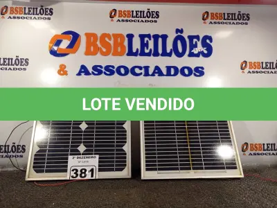 LOTE 381 - 02 PAINÉIS SOLARES 18V 10W.  (NO ESTADO) ATENÇÃO! FAZER A VISITAÇÃO ANTES DE ARREMATAR, NÃO SABEMOS SE FUNCIONA. LEILÃO NÃO TEM GARANTIA E NEM DEVOLUÇÃO, SUJEITO A POSSÍVEIS AVARIAS VISÍVEIS/OCULTAS E/OU AUSÊNCIA DE COMPONENTES.