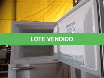 LOTE 325 - 01 GELADEIRA MARCA ELECTROLUX 220V. (NO ESTADO) ATENÇÃO! FAZER A VISITAÇÃO ANTES DE ARREMATAR, NÃO SABEMOS SE FUNCIONA. LEILÃO NÃO TEM GARANTIA E NEM DEVOLUÇÃO, SUJEITO A POSSÍVEIS AVARIAS VISÍVEIS/OCULTAS E/OU AUSÊNCIA DE COMPONENTES.