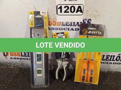 LOTE 120 - 01 ALICATE DE BICO 6”, 01 KIT DE CHAVE FENDA/PHILIPS 02 PEÇAS E 01 NÍVEL DE MÃO. (NO ESTADO) ATENÇÃO! FAZER A VISITAÇÃO ANTES DE ARREMATAR, NÃO SABEMOS SE FUNCIONA. LEILÃO NÃO TEM GARANTIA E NEM DEVOLUÇÃO, SUJEITO A POSSÍVEIS AVARIAS VISÍVEIS/OCULTAS E/OU AUSÊNCIA DE COMPONENTES.