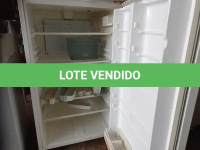 LOTE 347 - 01 GELADEIRA MARCA BRASTEMP 220V. (NO ESTADO) ATENÇÃO! FAZER A VISITAÇÃO ANTES DE ARREMATAR, NÃO SABEMOS SE FUNCIONA. LEILÃO NÃO TEM GARANTIA E NEM DEVOLUÇÃO, SUJEITO A POSSÍVEIS AVARIAS VISÍVEIS/OCULTAS E/OU AUSÊNCIA DE COMPONENTES.