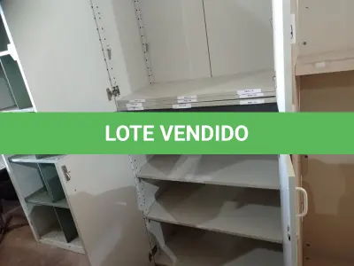 LOTE 394 - 02 ARMÁRIOS BAIXOS E 01 ARMÁRIO ALTO EM MADEIRA INCOMPLETO. (NO ESTADO) ATENÇÃO! FAZER A VISITAÇÃO ANTES DE ARREMATAR, NÃO SABEMOS SE FUNCIONA. LEILÃO NÃO TEM GARANTIA E NEM DEVOLUÇÃO, SUJEITO A POSSÍVEIS AVARIAS VISÍVEIS/OCULTAS E/OU AUSÊNCIA DE COMPONENTES.