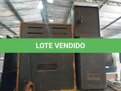 LOTE 336 - 03 CAIXAS DE SOM MARCAS E MODELOS DIVERSOS. (NO ESTADO) ATENÇÃO! FAZER A VISITAÇÃO ANTES DE ARREMATAR, NÃO SABEMOS SE FUNCIONA. LEILÃO NÃO TEM GARANTIA E NEM DEVOLUÇÃO, SUJEITO A POSSÍVEIS AVARIAS VISÍVEIS/OCULTAS E/OU AUSÊNCIA DE COMPONENTES.