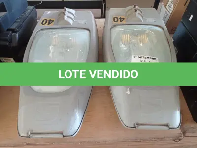 LOTE 298 - 02 LUMINÁRIAS DE PÁTIO. (NO ESTADO) ATENÇÃO! FAZER A VISITAÇÃO ANTES DE ARREMATAR, NÃO SABEMOS SE FUNCIONA. LEILÃO NÃO TEM GARANTIA E NEM DEVOLUÇÃO, SUJEITO A POSSÍVEIS AVARIAS VISÍVEIS/OCULTAS E/OU AUSÊNCIA DE COMPONENTES.