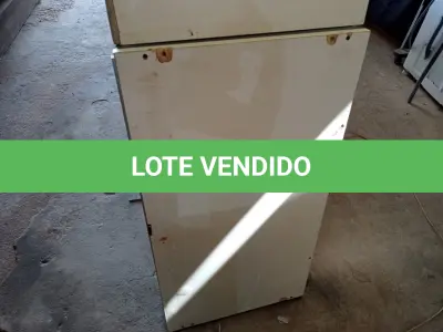 LOTE 333 - 01 ARMÁRIO ALTO EM MADEIRA DESMONTADO. (NO ESTADO) ATENÇÃO! FAZER A VISITAÇÃO ANTES DE ARREMATAR, NÃO SABEMOS SE FUNCIONA. LEILÃO NÃO TEM GARANTIA E NEM DEVOLUÇÃO, SUJEITO A POSSÍVEIS AVARIAS VISÍVEIS/OCULTAS E/OU AUSÊNCIA DE COMPONENTES.