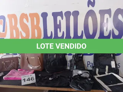 LOTE 146 - 34 - BOLSAS E MOCHILAS, CARTEIRAS DIVERSAS  (APROXIMADAMENTE)(NO ESTADO, NÃO SABEMOS SE FUNCIONA. LEILÃO NÃO TEM GARANTIA E NEM DEVOLUÇÃO, SUJEITO A POSSÍVEIS AVARIAS VISÍVEIS/OCULTAS E/OU AUSÊNCIA DE COMPONENTES)