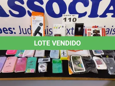 LOTE 110 - 23 – ACESSÓRIOS PARA CELULARES.(APROXIMADAMENTE) (NO ESTADO, NÃO SABEMOS SE FUNCIONA. LEILÃO NÃO TEM GARANTIA E NEM DEVOLUÇÃO, SUJEITO A POSSÍVEIS AVARIAS VISÍVEIS/OCULTAS E/OU AUSÊNCIA DE COMPONENTES)