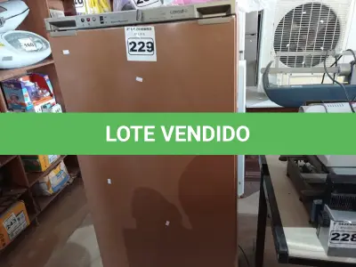 LOTE 229 - 01 FREEZER VERTICAL MARCA CÔNSUL. (NO ESTADO) ATENÇÃO! FAZER A VISITAÇÃO ANTES DE ARREMATAR, NÃO SABEMOS SE FUNCIONA. LEILÃO NÃO TEM GARANTIA E NEM DEVOLUÇÃO, SUJEITO A POSSÍVEIS AVARIAS VISÍVEIS/OCULTAS E/OU AUSÊNCIA DE COMPONENTES.