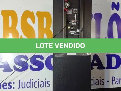 LOTE 102 - 01 - CAIXA AMPLIFICADA AMVOX ACA 1002 TROVÃONO ESTADO, NÃO SABEMOS SE FUNCIONA. LEILÃO NÃO TEM GARANTIA E NEM DEVOLUÇÃO, SUJEITO A POSSÍVEIS AVARIAS VISÍVEIS/OCULTAS E/OU AUSÊNCIA DE COMPONENTES)
