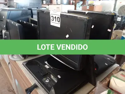 LOTE 310 - 07 MONITORES MARCAS E MODELOS DIVERSOS PARA RETIRADA DE PEÇAS. (NO ESTADO) ATENÇÃO! FAZER A VISITAÇÃO ANTES DE ARREMATAR, NÃO SABEMOS SE FUNCIONA. LEILÃO NÃO TEM GARANTIA E NEM DEVOLUÇÃO, SUJEITO A POSSÍVEIS AVARIAS VISÍVEIS/OCULTAS E/OU AUSÊNCIA DE COMPONENTES.