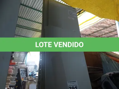 LOTE 391 - 01 ARMÁRIO ALTO EM MADEIRA DESMONTADO. (NO ESTADO) ATENÇÃO! FAZER A VISITAÇÃO ANTES DE ARREMATAR, NÃO SABEMOS SE FUNCIONA. LEILÃO NÃO TEM GARANTIA E NEM DEVOLUÇÃO, SUJEITO A POSSÍVEIS AVARIAS VISÍVEIS/OCULTAS E/OU AUSÊNCIA DE COMPONENTES.