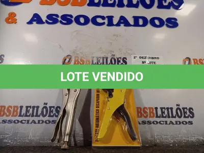 LOTE 055 - 01 ALICATE DECAPADOR DE FIOS E 01 ALICATE DE PRESSÃO. (NO ESTADO) ATENÇÃO! FAZER A VISITAÇÃO ANTES DE ARREMATAR, NÃO SABEMOS SE FUNCIONA. LEILÃO NÃO TEM GARANTIA E NEM DEVOLUÇÃO, SUJEITO A POSSÍVEIS AVARIAS VISÍVEIS/OCULTAS E/OU AUSÊNCIA DE COMPONENTES.