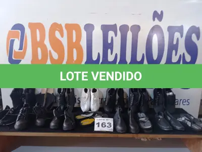 LOTE 163 - 15 - CALÇADOS MASCULINOS VARIADOS (NO ESTADO, NÃO SABEMOS SE FUNCIONA. LEILÃO NÃO TEM GARANTIA E NEM DEVOLUÇÃO, SUJEITO A POSSÍVEIS AVARIAS VISÍVEIS/OCULTAS E/OU AUSÊNCIA DE COMPONENTES)