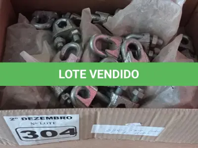 LOTE 304 - 01 LOTE COM VÁRIOS CLIPS PARA CABO DE AÇO 3/8”. (NO ESTADO) ATENÇÃO! FAZER A VISITAÇÃO ANTES DE ARREMATAR, NÃO SABEMOS SE FUNCIONA. LEILÃO NÃO TEM GARANTIA E NEM DEVOLUÇÃO, SUJEITO A POSSÍVEIS AVARIAS VISÍVEIS/OCULTAS E/OU AUSÊNCIA DE COMPONENTES.