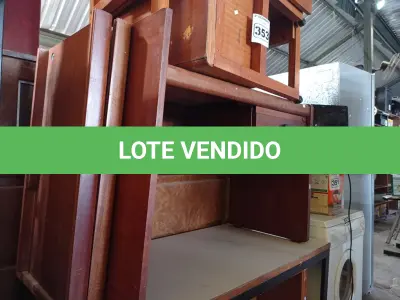 LOTE 353 - 05 MESAS EM MADEIRA MODELOS DIVERSOS. (NO ESTADO) ATENÇÃO! FAZER A VISITAÇÃO ANTES DE ARREMATAR, NÃO SABEMOS SE FUNCIONA. LEILÃO NÃO TEM GARANTIA E NEM DEVOLUÇÃO, SUJEITO A POSSÍVEIS AVARIAS VISÍVEIS/OCULTAS E/OU AUSÊNCIA DE COMPONENTES.