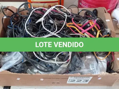 LOTE 223 - 01 LOTE COM CABOS DIVERSOS. (NO ESTADO) ATENÇÃO! FAZER A VISITAÇÃO ANTES DE ARREMATAR, NÃO SABEMOS SE FUNCIONA. LEILÃO NÃO TEM GARANTIA E NEM DEVOLUÇÃO, SUJEITO A POSSÍVEIS AVARIAS VISÍVEIS/OCULTAS E/OU AUSÊNCIA DE COMPONENTES.