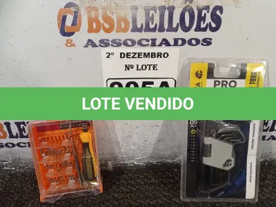 LOTE 005 - 01 KIT CHAVE TORX E 01 KIT DE CHAVES DE PRECISÃO. (NO ESTADO) ATENÇÃO! FAZER A VISITAÇÃO ANTES DE ARREMATAR, NÃO SABEMOS SE FUNCIONA. LEILÃO NÃO TEM GARANTIA E NEM DEVOLUÇÃO, SUJEITO A POSSÍVEIS AVARIAS VISÍVEIS/OCULTAS E/OU AUSÊNCIA DE COMPONENTES.