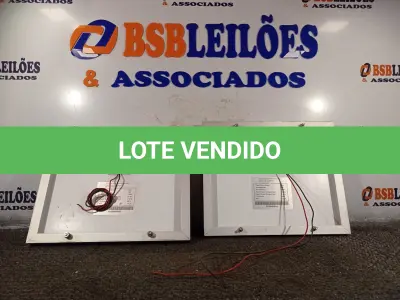 LOTE 373 - 02 PAINÉIS SOLARES 18V 10W.  (NO ESTADO) ATENÇÃO! FAZER A VISITAÇÃO ANTES DE ARREMATAR, NÃO SABEMOS SE FUNCIONA. LEILÃO NÃO TEM GARANTIA E NEM DEVOLUÇÃO, SUJEITO A POSSÍVEIS AVARIAS VISÍVEIS/OCULTAS E/OU AUSÊNCIA DE COMPONENTES.
