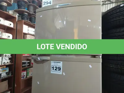 LOTE 129 - 01 GELADEIRA FROST FREE MARCA BRASTEMP 220V. (NO ESTADO) ATENÇÃO! FAZER A VISITAÇÃO ANTES DE ARREMATAR, NÃO SABEMOS SE FUNCIONA. LEILÃO NÃO TEM GARANTIA E NEM DEVOLUÇÃO, SUJEITO A POSSÍVEIS AVARIAS VISÍVEIS/OCULTAS E/OU AUSÊNCIA DE COMPONENTES.