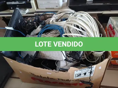 LOTE 211 - 01 LOTE COM VÁRIOS CABOS E PERIFÉRICOS DIVERSOS. (NO ESTADO) ATENÇÃO! FAZER A VISITAÇÃO ANTES DE ARREMATAR, NÃO SABEMOS SE FUNCIONA. LEILÃO NÃO TEM GARANTIA E NEM DEVOLUÇÃO, SUJEITO A POSSÍVEIS AVARIAS VISÍVEIS/OCULTAS E/OU AUSÊNCIA DE COMPONENTES.