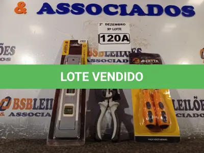 LOTE 120 - 01 ALICATE DE BICO 6”, 01 KIT DE CHAVE FENDA/PHILIPS 02 PEÇAS E 01 NÍVEL DE MÃO. (NO ESTADO) ATENÇÃO! FAZER A VISITAÇÃO ANTES DE ARREMATAR, NÃO SABEMOS SE FUNCIONA. LEILÃO NÃO TEM GARANTIA E NEM DEVOLUÇÃO, SUJEITO A POSSÍVEIS AVARIAS VISÍVEIS/OCULTAS E/OU AUSÊNCIA DE COMPONENTES.