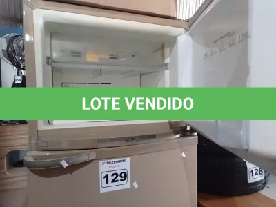 LOTE 129 - 01 GELADEIRA FROST FREE MARCA BRASTEMP 220V. (NO ESTADO) ATENÇÃO! FAZER A VISITAÇÃO ANTES DE ARREMATAR, NÃO SABEMOS SE FUNCIONA. LEILÃO NÃO TEM GARANTIA E NEM DEVOLUÇÃO, SUJEITO A POSSÍVEIS AVARIAS VISÍVEIS/OCULTAS E/OU AUSÊNCIA DE COMPONENTES.