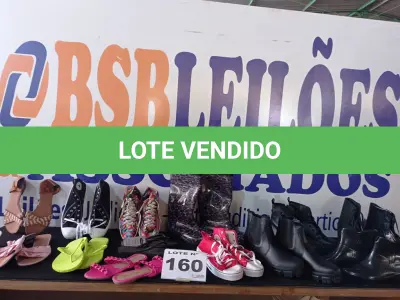 LOTE 160 - 14 – CALÇADOS FEMININOS VARIADOS (NO ESTADO, NÃO SABEMOS SE FUNCIONA. LEILÃO NÃO TEM GARANTIA E NEM DEVOLUÇÃO, SUJEITO A POSSÍVEIS AVARIAS VISÍVEIS/OCULTAS E/OU AUSÊNCIA DE COMPONENTES)