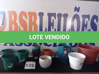 LOTE 126 - 16 - VASOS DIVERSOS (NO ESTADO, NÃO SABEMOS SE FUNCIONA. LEILÃO NÃO TEM GARANTIA E NEM DEVOLUÇÃO, SUJEITO A POSSÍVEIS AVARIAS VISÍVEIS/OCULTAS E/OU AUSÊNCIA DE COMPONENTES)