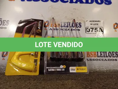 LOTE 075 - 01 MINI ARCO DE SERRA E 01 KIT DE CHAVES FENDA PHILIPS 05 PEÇAS. (NO ESTADO) ATENÇÃO! FAZER A VISITAÇÃO ANTES DE ARREMATAR, NÃO SABEMOS SE FUNCIONA. LEILÃO NÃO TEM GARANTIA E NEM DEVOLUÇÃO, SUJEITO A POSSÍVEIS AVARIAS VISÍVEIS/OCULTAS E/OU AUSÊNCIA DE COMPONENTES.
