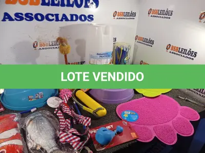 LOTE 230 - 01 LOTE COM VÁRIOS ACESSÓRIOS PARA PET’S. (NO ESTADO) ATENÇÃO! FAZER A VISITAÇÃO ANTES DE ARREMATAR, NÃO SABEMOS SE FUNCIONA. LEILÃO NÃO TEM GARANTIA E NEM DEVOLUÇÃO, SUJEITO A POSSÍVEIS AVARIAS VISÍVEIS/OCULTAS E/OU AUSÊNCIA DE COMPONENTES.