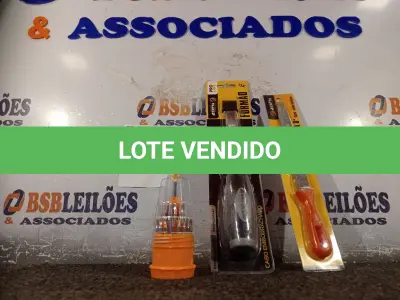 LOTE 070 - 01 FORMÃO, 01 LIMA CHATA 6” E 01 KIT DE CHAVES DE PRECISÃO. (NO ESTADO) ATENÇÃO! FAZER A VISITAÇÃO ANTES DE ARREMATAR, NÃO SABEMOS SE FUNCIONA. LEILÃO NÃO TEM GARANTIA E NEM DEVOLUÇÃO, SUJEITO A POSSÍVEIS AVARIAS VISÍVEIS/OCULTAS E/OU AUSÊNCIA DE COMPONENTES.