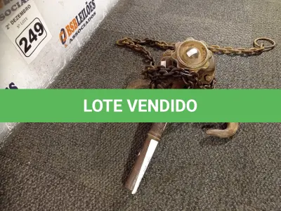 LOTE 249 - 01 TALHA MANUAL DE CORRENTE. (NO ESTADO) ATENÇÃO! FAZER A VISITAÇÃO ANTES DE ARREMATAR, NÃO SABEMOS SE FUNCIONA. LEILÃO NÃO TEM GARANTIA E NEM DEVOLUÇÃO, SUJEITO A POSSÍVEIS AVARIAS VISÍVEIS/OCULTAS E/OU AUSÊNCIA DE COMPONENTES.