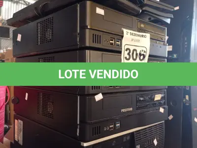 LOTE 306 - 05 CPU’S MARCAS POSITIVO E 05 TECLADOS PARA PC. (NO ESTADO) ATENÇÃO! FAZER A VISITAÇÃO ANTES DE ARREMATAR, NÃO SABEMOS SE FUNCIONA. LEILÃO NÃO TEM GARANTIA E NEM DEVOLUÇÃO, SUJEITO A POSSÍVEIS AVARIAS VISÍVEIS/OCULTAS E/OU AUSÊNCIA DE COMPONENTES.