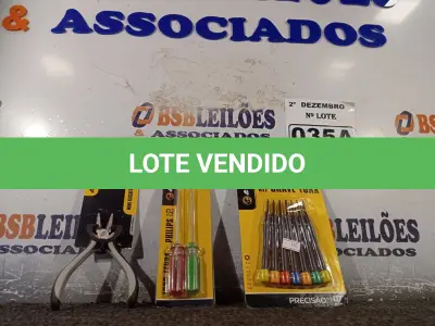 LOTE 035 - 01 MINI ALICATE UNIVERSAL 4”, 01 JOGO DE CHAVES FENDA/PHILIPS 02 PEÇAS E 01 KIT DE CHAVES TORX. (NO ESTADO) ATENÇÃO! FAZER A VISITAÇÃO ANTES DE ARREMATAR, NÃO SABEMOS SE FUNCIONA. LEILÃO NÃO TEM GARANTIA E NEM DEVOLUÇÃO, SUJEITO A POSSÍVEIS AVARIAS VISÍVEIS/OCULTAS E/OU AUSÊNCIA DE COMPONENTES.