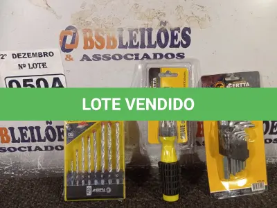 LOTE 050 - 01 KIT DE BROCAS, 01 CHAVE COM 06 PONTAS INTERCAMBIÁVEIS E 01 KIT CHAVE ALLEN. (NO ESTADO) ATENÇÃO! FAZER A VISITAÇÃO ANTES DE ARREMATAR, NÃO SABEMOS SE FUNCIONA. LEILÃO NÃO TEM GARANTIA E NEM DEVOLUÇÃO, SUJEITO A POSSÍVEIS AVARIAS VISÍVEIS/OCULTAS E/OU AUSÊNCIA DE COMPONENTES.