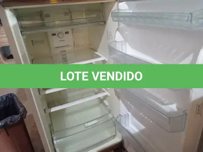 LOTE 129 - 01 GELADEIRA FROST FREE MARCA BRASTEMP 220V. (NO ESTADO) ATENÇÃO! FAZER A VISITAÇÃO ANTES DE ARREMATAR, NÃO SABEMOS SE FUNCIONA. LEILÃO NÃO TEM GARANTIA E NEM DEVOLUÇÃO, SUJEITO A POSSÍVEIS AVARIAS VISÍVEIS/OCULTAS E/OU AUSÊNCIA DE COMPONENTES.