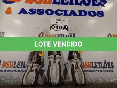 LOTE 010 - 01 ALICATE UNIVERSAL 8”, 01 ALICATE DE CORTE 6” E 01 ALICATE DE BICO 6”. (NO ESTADO) ATENÇÃO! FAZER A VISITAÇÃO ANTES DE ARREMATAR, NÃO SABEMOS SE FUNCIONA. LEILÃO NÃO TEM GARANTIA E NEM DEVOLUÇÃO, SUJEITO A POSSÍVEIS AVARIAS VISÍVEIS/OCULTAS E/OU AUSÊNCIA DE COMPONENTES.