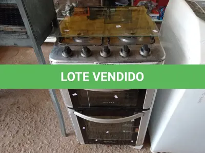 LOTE 349 - 01 FOGÃO A GÁS 04 BOCAS COM AVARIAS. (NO ESTADO) ATENÇÃO! FAZER A VISITAÇÃO ANTES DE ARREMATAR, NÃO SABEMOS SE FUNCIONA. LEILÃO NÃO TEM GARANTIA E NEM DEVOLUÇÃO, SUJEITO A POSSÍVEIS AVARIAS VISÍVEIS/OCULTAS E/OU AUSÊNCIA DE COMPONENTES.