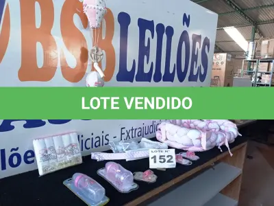 LOTE 152 - 16 - ENXOVAIS DE BEBÊ DIVERSOS (NO ESTADO, NÃO SABEMOS SE FUNCIONA. LEILÃO NÃO TEM GARANTIA E NEM DEVOLUÇÃO, SUJEITO A POSSÍVEIS AVARIAS VISÍVEIS/OCULTAS E/OU AUSÊNCIA DE COMPONENTES)