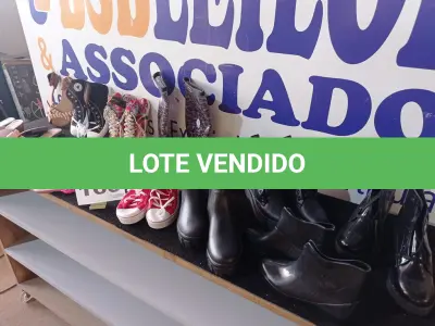 LOTE 160 - 14 – CALÇADOS FEMININOS VARIADOS (NO ESTADO, NÃO SABEMOS SE FUNCIONA. LEILÃO NÃO TEM GARANTIA E NEM DEVOLUÇÃO, SUJEITO A POSSÍVEIS AVARIAS VISÍVEIS/OCULTAS E/OU AUSÊNCIA DE COMPONENTES)