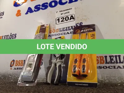 LOTE 120 - 01 ALICATE DE BICO 6”, 01 KIT DE CHAVE FENDA/PHILIPS 02 PEÇAS E 01 NÍVEL DE MÃO. (NO ESTADO) ATENÇÃO! FAZER A VISITAÇÃO ANTES DE ARREMATAR, NÃO SABEMOS SE FUNCIONA. LEILÃO NÃO TEM GARANTIA E NEM DEVOLUÇÃO, SUJEITO A POSSÍVEIS AVARIAS VISÍVEIS/OCULTAS E/OU AUSÊNCIA DE COMPONENTES.