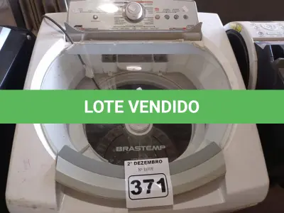 LOTE 371 - 01 MÁQUINA DE LAVAR ROUPAS MARCA BRASTEMP 220V. (NO ESTADO) ATENÇÃO! FAZER A VISITAÇÃO ANTES DE ARREMATAR, NÃO SABEMOS SE FUNCIONA. LEILÃO NÃO TEM GARANTIA E NEM DEVOLUÇÃO, SUJEITO A POSSÍVEIS AVARIAS VISÍVEIS/OCULTAS E/OU AUSÊNCIA DE COMPONENTES.