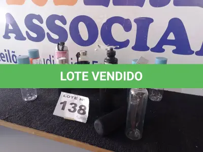 LOTE 138 - 10 – GARRAFAS DIVERSAS (NO ESTADO, NÃO SABEMOS SE FUNCIONA. LEILÃO NÃO TEM GARANTIA E NEM DEVOLUÇÃO, SUJEITO A POSSÍVEIS AVARIAS VISÍVEIS/OCULTAS E/OU AUSÊNCIA DE COMPONENTES)