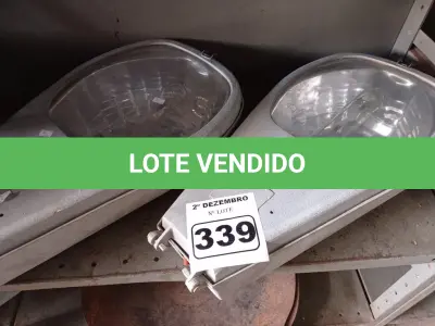 LOTE 339 - 02 LUMINÁRIAS PUBLICAS DE POSTE. (NO ESTADO) ATENÇÃO! FAZER A VISITAÇÃO ANTES DE ARREMATAR, NÃO SABEMOS SE FUNCIONA. LEILÃO NÃO TEM GARANTIA E NEM DEVOLUÇÃO, SUJEITO A POSSÍVEIS AVARIAS VISÍVEIS/OCULTAS E/OU AUSÊNCIA DE COMPONENTES.
