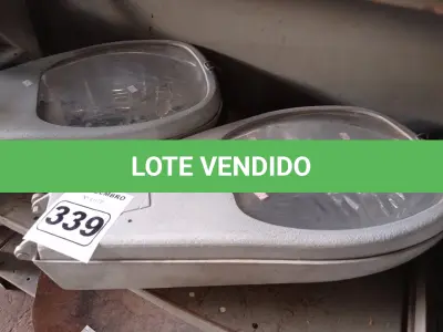 LOTE 339 - 02 LUMINÁRIAS PUBLICAS DE POSTE. (NO ESTADO) ATENÇÃO! FAZER A VISITAÇÃO ANTES DE ARREMATAR, NÃO SABEMOS SE FUNCIONA. LEILÃO NÃO TEM GARANTIA E NEM DEVOLUÇÃO, SUJEITO A POSSÍVEIS AVARIAS VISÍVEIS/OCULTAS E/OU AUSÊNCIA DE COMPONENTES.