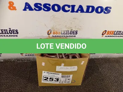 LOTE 253 - 01 LOTE COM VÁRIAS MANILHAS RETA PARA CABO DE AÇO. (NO ESTADO) ATENÇÃO! FAZER A VISITAÇÃO ANTES DE ARREMATAR, NÃO SABEMOS SE FUNCIONA. LEILÃO NÃO TEM GARANTIA E NEM DEVOLUÇÃO, SUJEITO A POSSÍVEIS AVARIAS VISÍVEIS/OCULTAS E/OU AUSÊNCIA DE COMPONENTES.